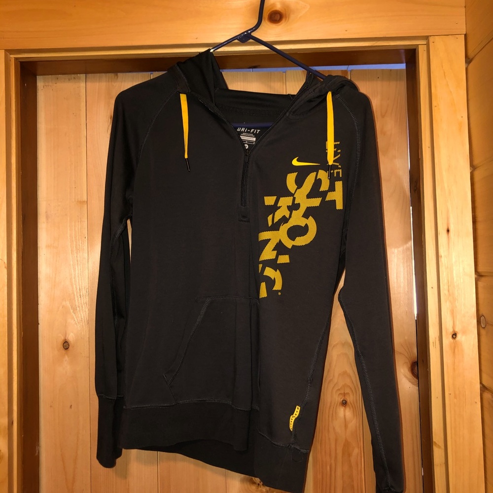 Nike Live Strong pullover